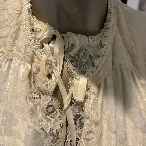 Christian Dior Lingerie Housecoat Laced  Duster White Kimono Belted M Robe - Picture 8 of 11